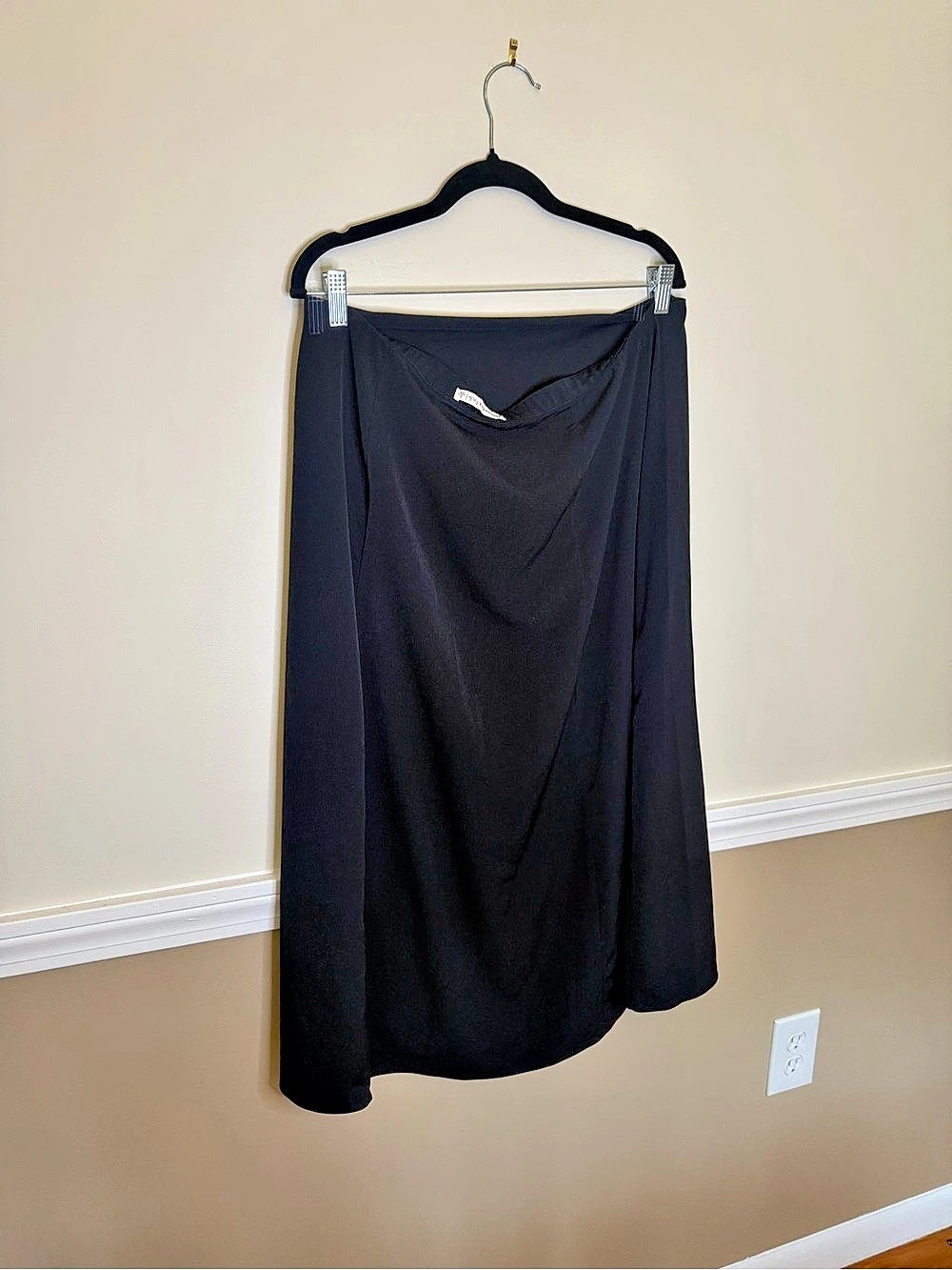 Abercrombie & Fitch Black Midi Skirt Like New